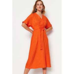 Pomarańczowa sukienka Trendyol z dekoltem w kształcie litery v w stylu casual