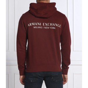 Czerwona bluza Armani Exchange w młodzieżowym stylu