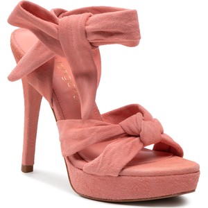 Różowe sandały Eva Longoria z klamrami z zamszu