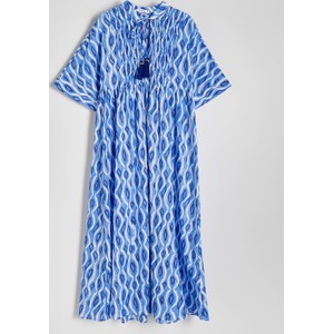 Niebieska sukienka Reserved z tkaniny