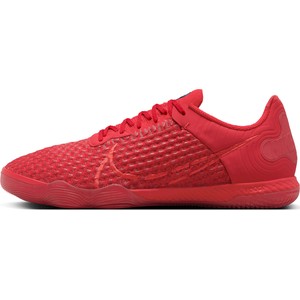 Czerwone buty sportowe Nike sznurowane w sportowym stylu