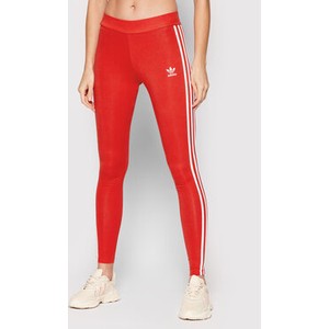 Czerwone legginsy Adidas w sportowym stylu