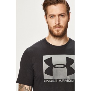 T-shirt Under Armour z krótkim rękawem w młodzieżowym stylu