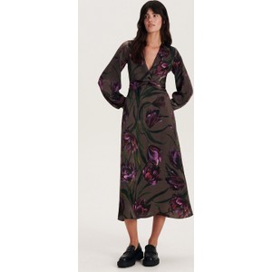 Sukienka Reserved w stylu casual z tkaniny z dekoltem w kształcie litery v