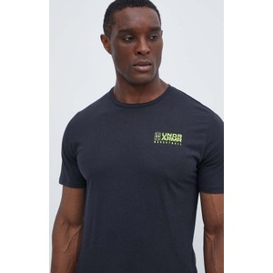 Czarny t-shirt Under Armour z krótkim rękawem w sportowym stylu