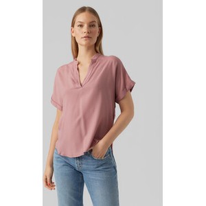 Różowa bluzka Vero Moda z dekoltem w kształcie litery v