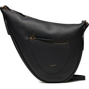 Czarna torebka Coccinelle matowa w młodzieżowym stylu średnia
