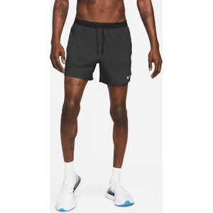 Czarne spodenki Nike w sportowym stylu z tkaniny