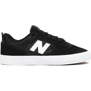Czarne buty sportowe New Balance w sportowym stylu z zamszu