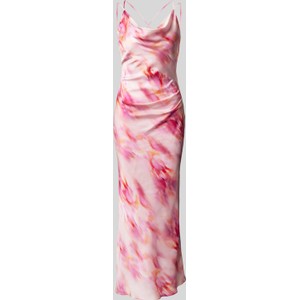 Sukienka Swing z szyfonu dopasowana z dekoltem w kształcie litery v