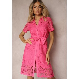 Różowa sukienka Renee koszulowa w stylu casual
