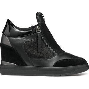 Czarne buty sportowe Geox na koturnie w młodzieżowym stylu