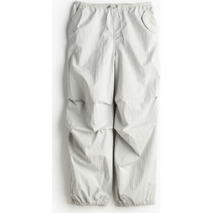Spodnie H & M w sportowym stylu z tkaniny