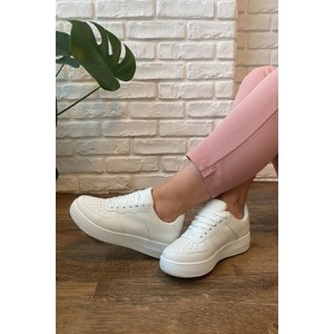 Buty sportowe Millie & Co sznurowane z płaską podeszwą w sportowym stylu