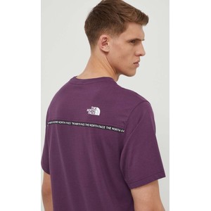 Fioletowy t-shirt The North Face w sportowym stylu z nadrukiem