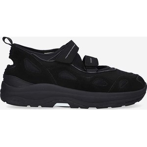 Czarne buty sportowe Suicoke w sportowym stylu z płaską podeszwą