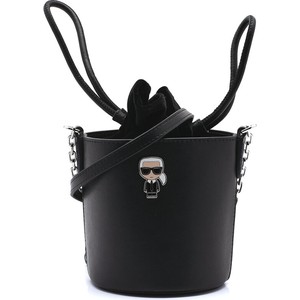 Czarna torebka Karl Lagerfeld na ramię w wakacyjnym stylu