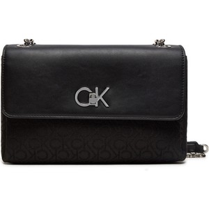 Czarna torebka Calvin Klein średnia matowa