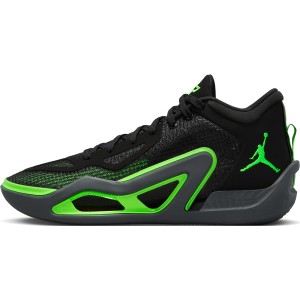 Czarne buty sportowe Nike z płaską podeszwą w sportowym stylu sznurowane