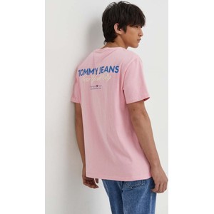 Różowy t-shirt Tommy Jeans z krótkim rękawem z nadrukiem