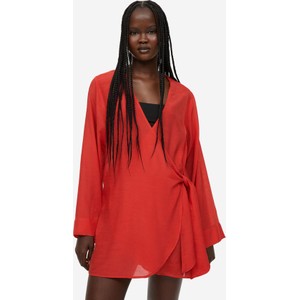 Czerwona sukienka H & M z tkaniny z długim rękawem z dekoltem w kształcie litery v