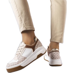 Buty sportowe BM sznurowane z płaską podeszwą w sportowym stylu