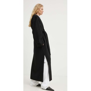 Czarny płaszcz By Malene Birger przejściowa w stylu casual