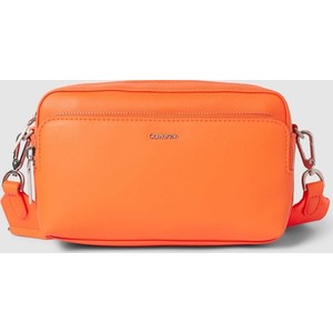 Pomarańczowa torebka Calvin Klein na ramię matowa