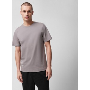 T-shirt Outhorn w stylu casual z bawełny z nadrukiem