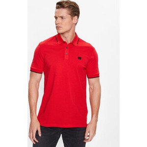 Czerwona koszulka polo Hugo Boss w stylu casual z krótkim rękawem