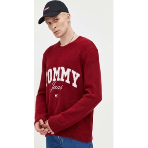 Sweter Tommy Jeans z okrągłym dekoltem w młodzieżowym stylu