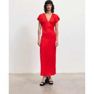 Czerwona sukienka Reserved z krótkim rękawem dopasowana w stylu casual