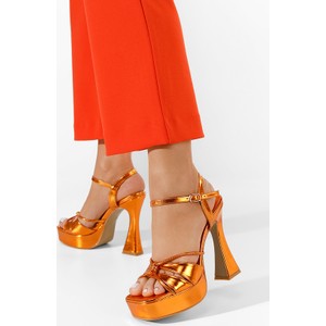 Pomarańczowe sandały Zapatos na platformie