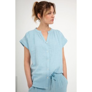 Niebieska bluzka Josephine & Co w stylu casual z krótkim rękawem z dekoltem w kształcie litery v