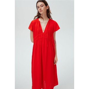 Czerwona sukienka H & M z krótkim rękawem