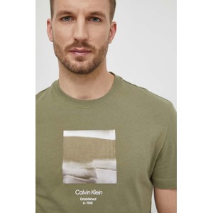 Zielony t-shirt Calvin Klein w młodzieżowym stylu z bawełny z krótkim rękawem