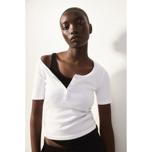 Bluzka H & M z dekoltem w kształcie litery v z krótkim rękawem w stylu casual