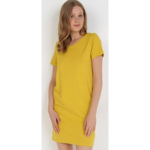 Żółta sukienka born2be prosta w stylu casual z krótkim rękawem