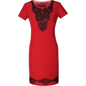 Czerwona sukienka Fokus z tkaniny dopasowana