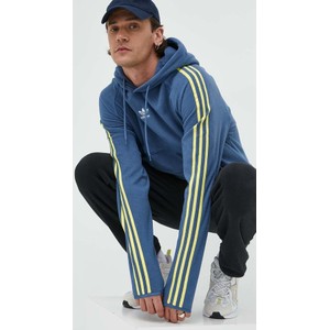 Bluza Adidas Originals w młodzieżowym stylu