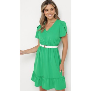 Zielona sukienka born2be z krótkim rękawem rozkloszowana w stylu klasycznym