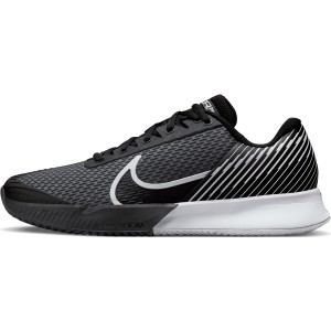 Czarne buty sportowe Nike zoom sznurowane w sportowym stylu