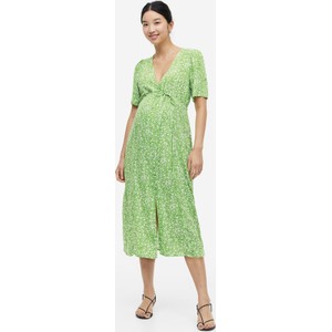 H & M & - MAMA Sukienka z dekoltem w serek - Zielony