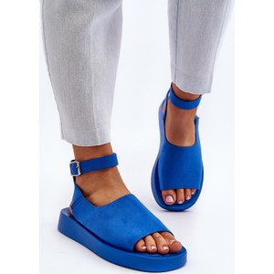 Niebieskie sandały Zazoo na platformie z tkaniny