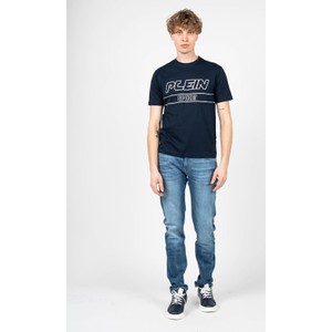 Granatowy t-shirt ubierzsie.com w młodzieżowym stylu z bawełny