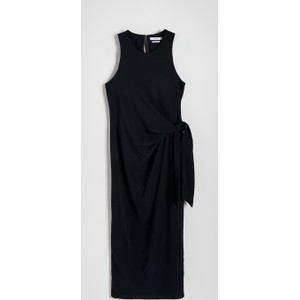 Czarna sukienka Reserved z tkaniny bez rękawów midi