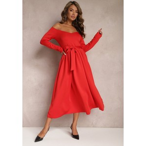 Czerwona sukienka Renee z długim rękawem midi rozkloszowana