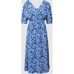 Niebieska sukienka Selected Femme midi