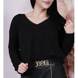 Czarna bluzka Pantofelek24.pl z dekoltem w kształcie litery v w stylu casual