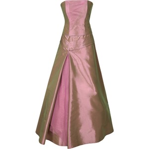 Różowa sukienka Fokus bez rękawów rozkloszowana maxi